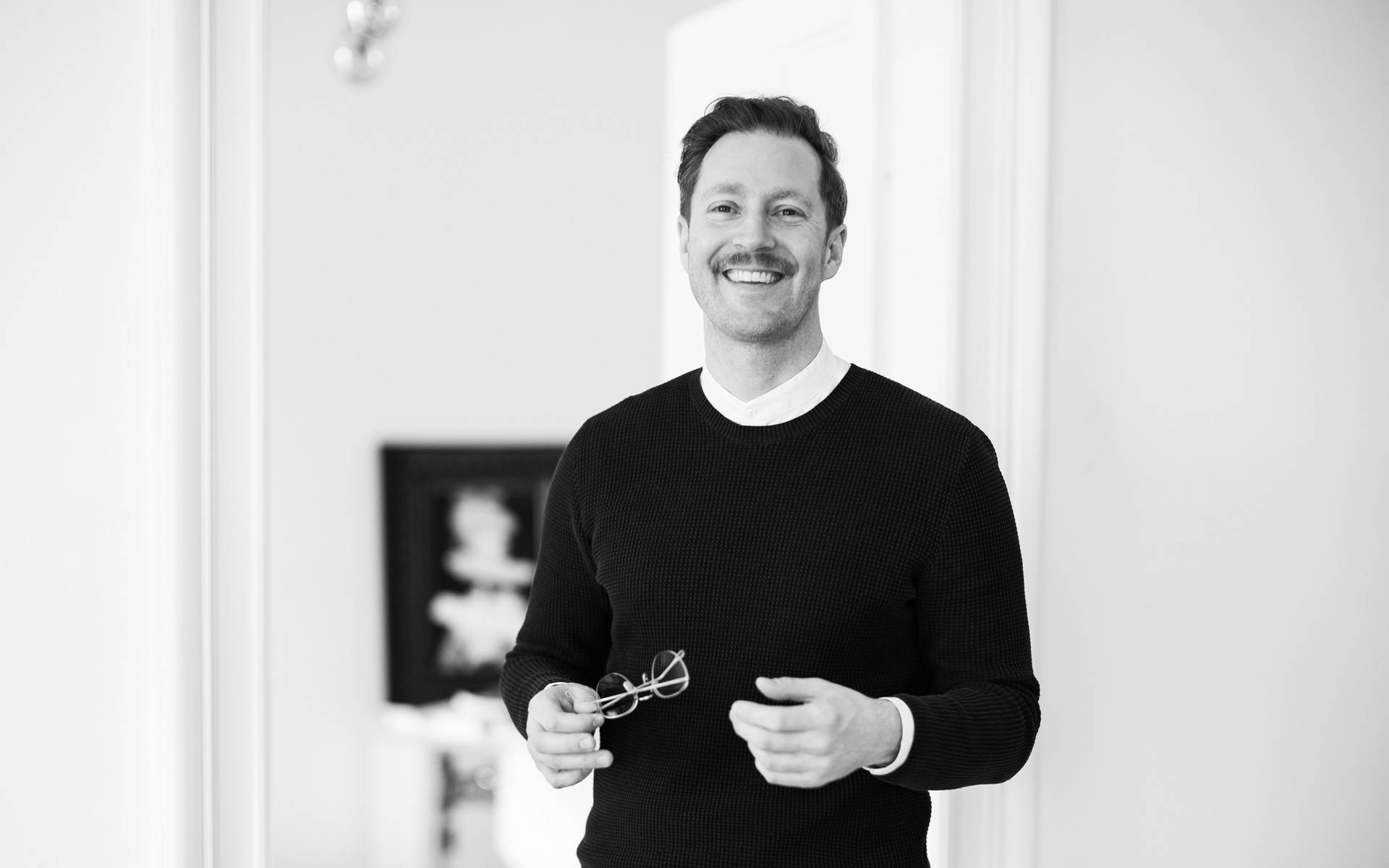 Michael Frick, Gründer des Studio Pona mit mehr als 20 Jahren Gestaltungserfahrung.